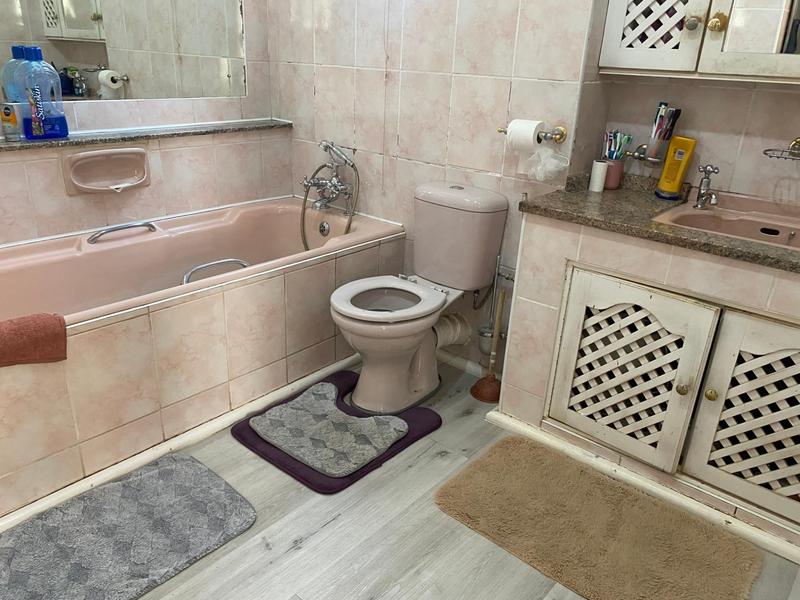 7 Bedroom Property for Sale in Queenstown Eastern Cape